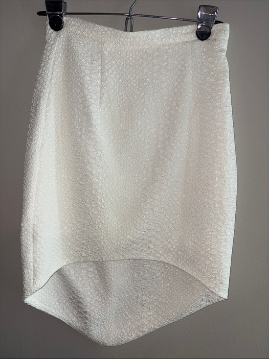 Bariano Dresses & Skirts - Lumiér by Bariano Women's White Textured High-Low Skirt XS